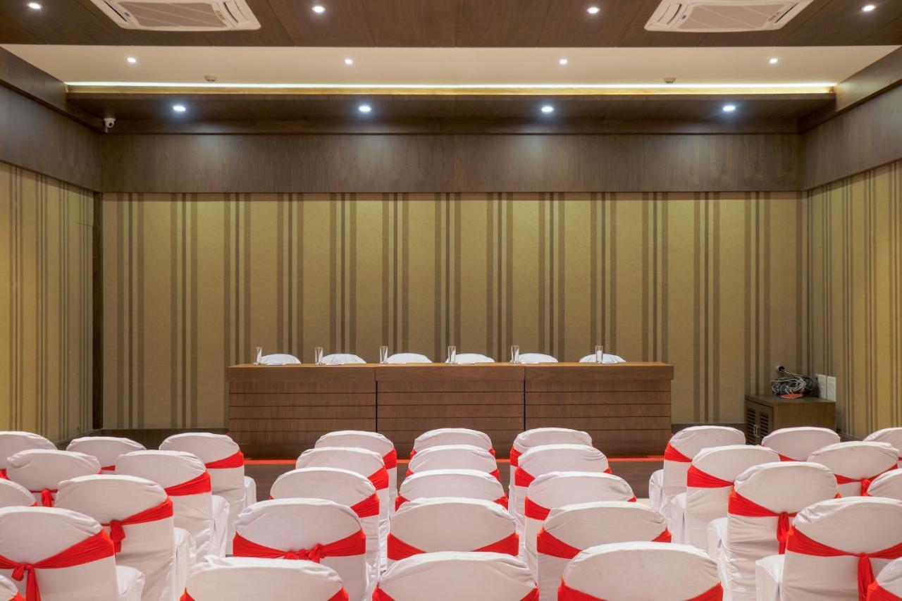 Hotel Kavery Rajkot Exterior photo