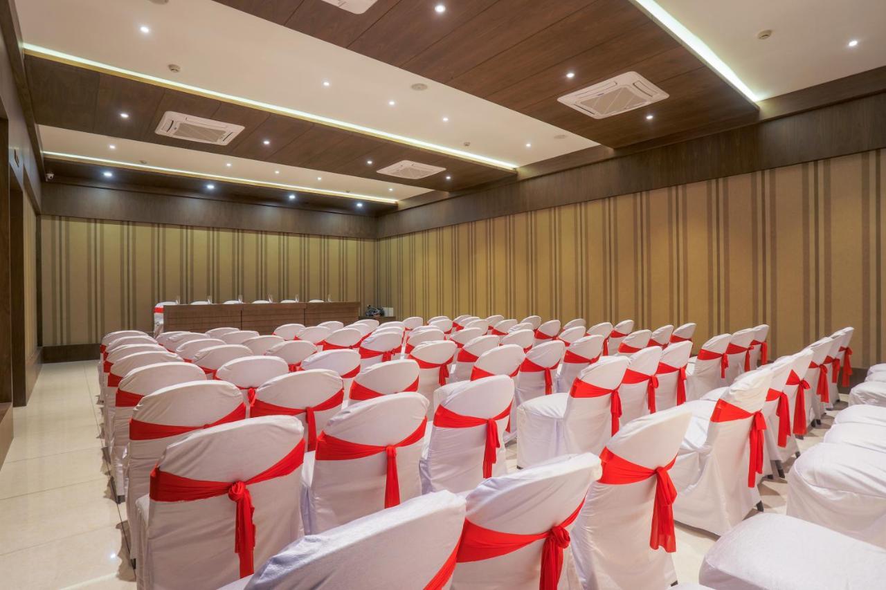 Hotel Kavery Rajkot Exterior photo