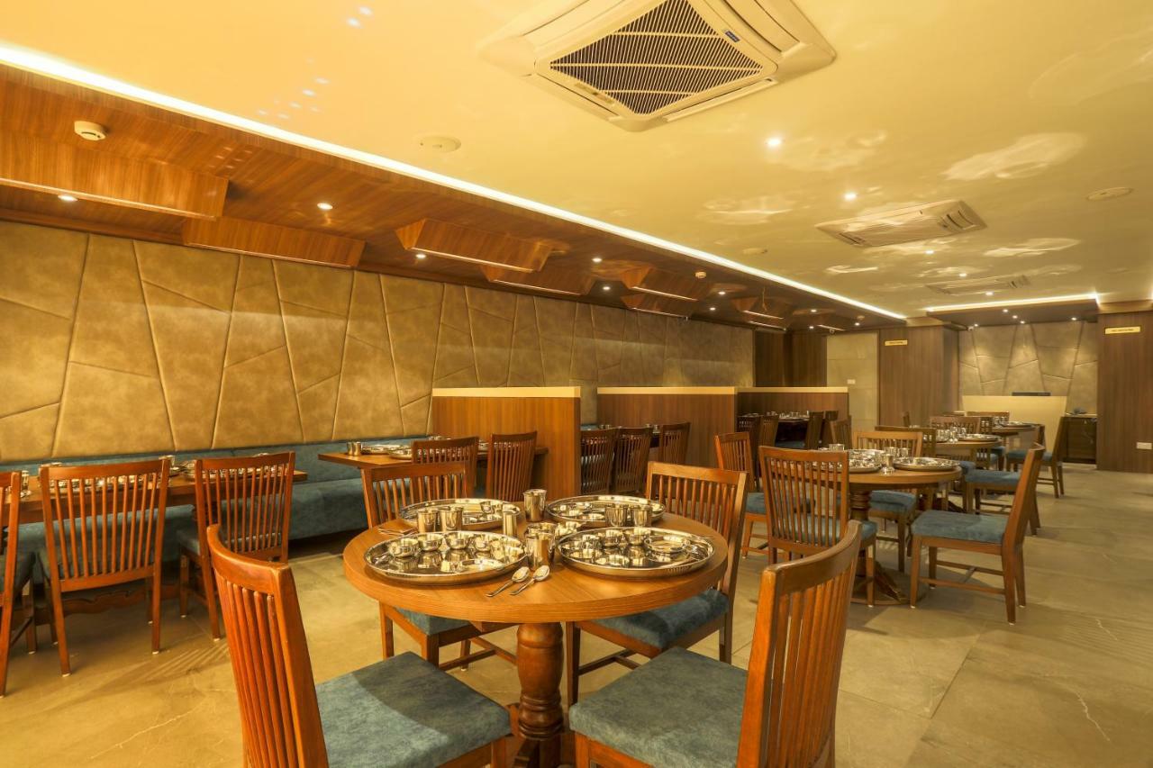 Hotel Kavery Rajkot Exterior photo