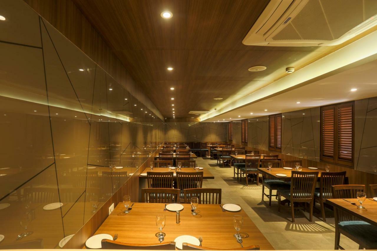 Hotel Kavery Rajkot Exterior photo
