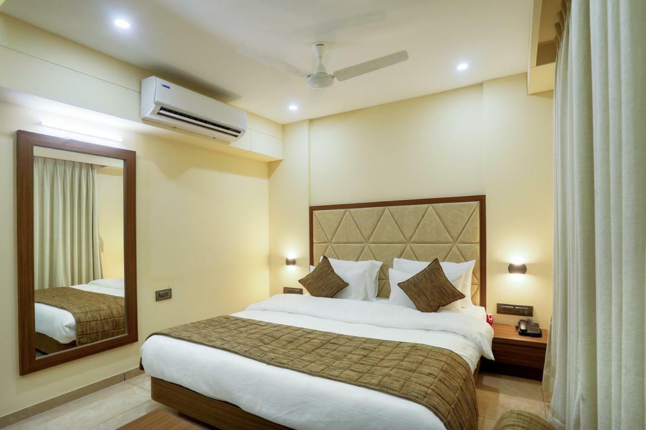 Hotel Kavery Rajkot Exterior photo