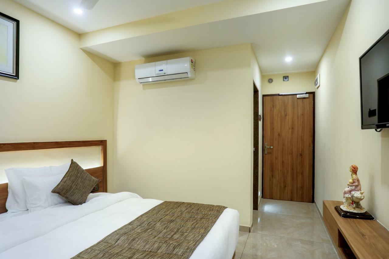 Hotel Kavery Rajkot Exterior photo